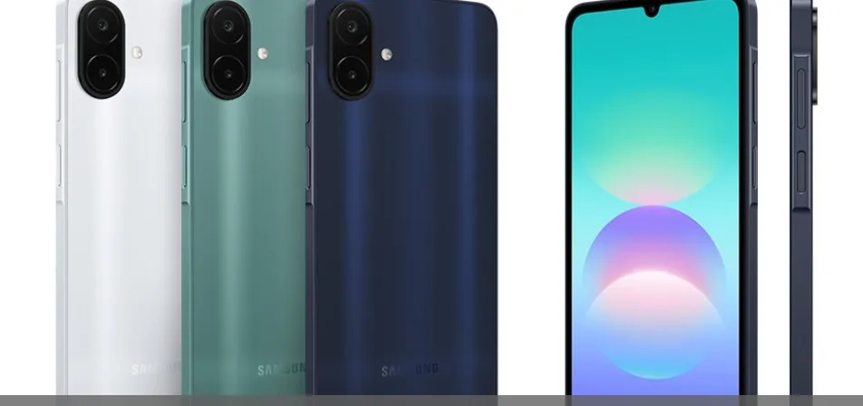 Samsung Galaxy A08 visad i färgvarianterna silver, grönt och mörkblått