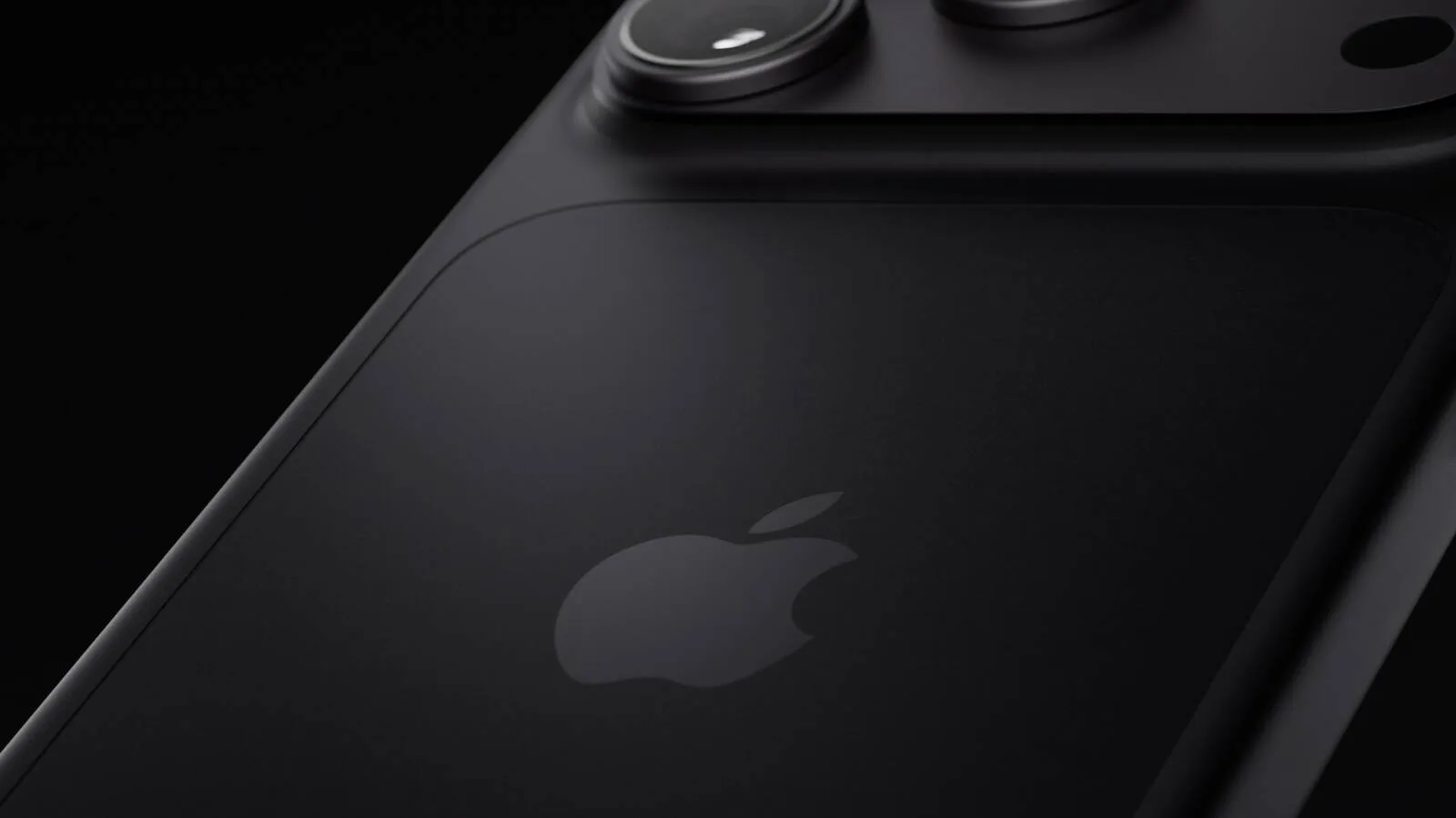 Kädessä pidettävä iPhone 18 Pro Max, jossa näkyy takakameran järjestelmä