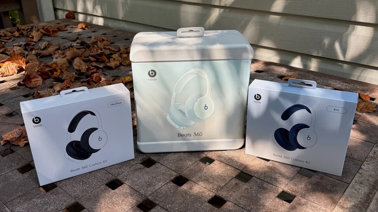 Beats 360 over-ear-hodetelefoner med utskiftbare puter i ulike farger