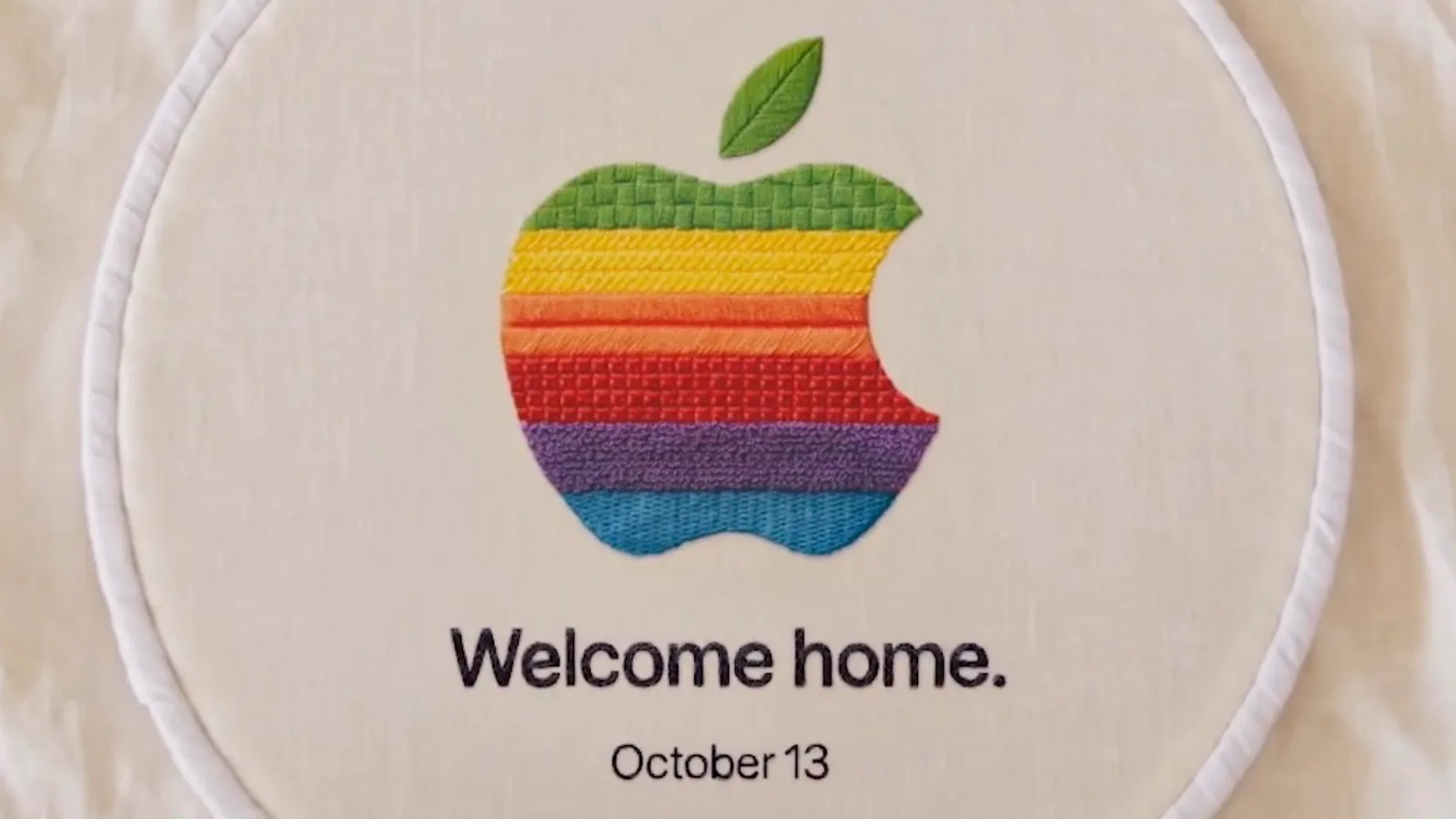 Konseptikuva Applen älykotikeskuksesta HomePod minin ja Apple TV 4K:n vieressä