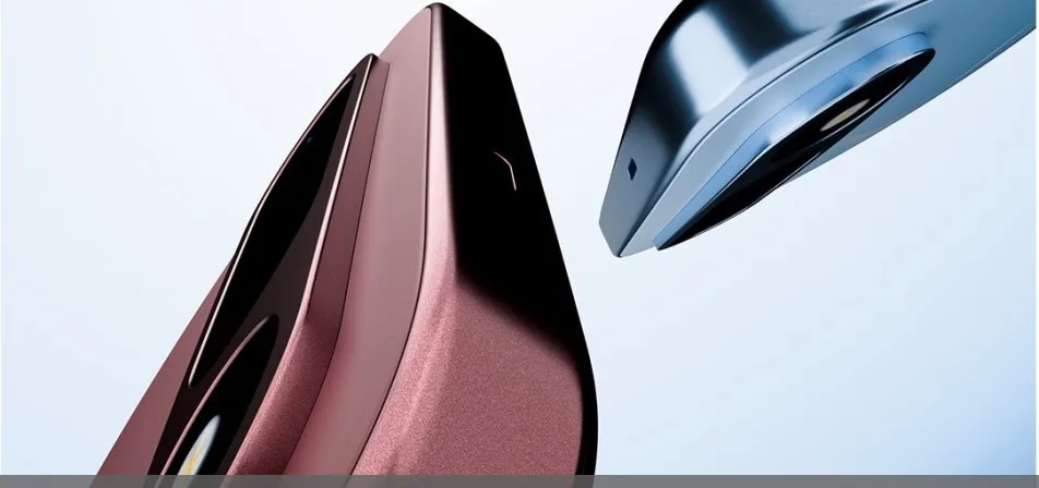 Design arrière du Tecno Spark 50s 5G présenté en bleu et rouge